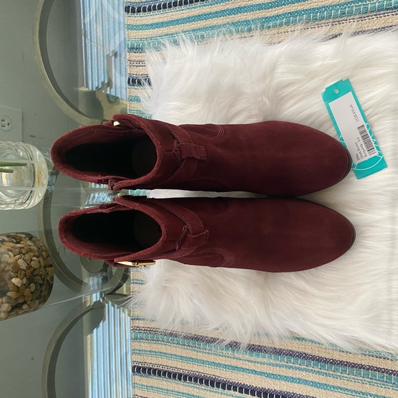 New without box Diba sleek booties burgundy suede ankle boots - Picture 3 of 15